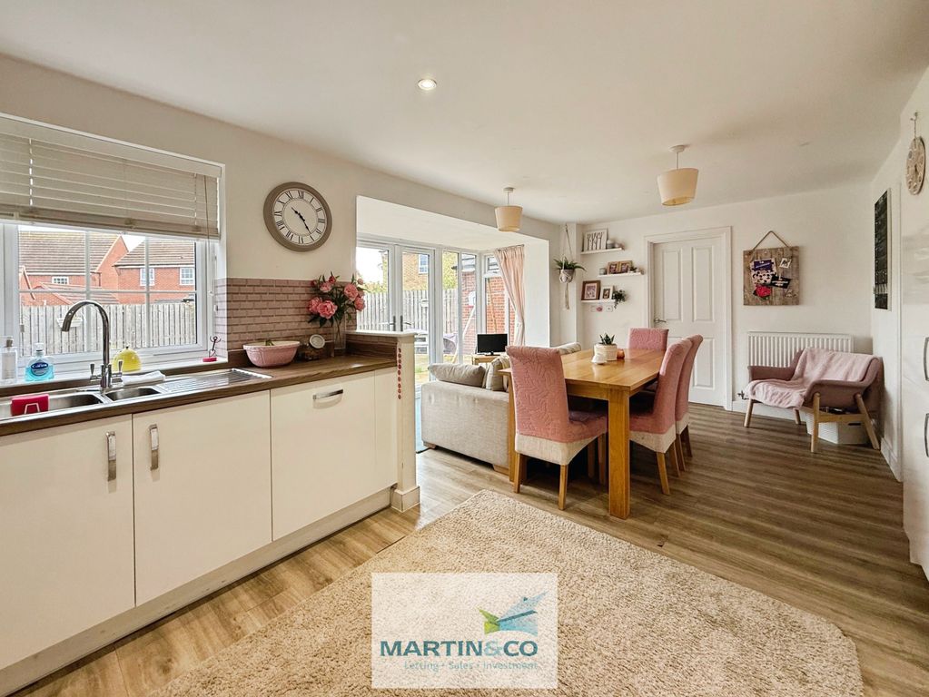 Property photo 2 of 26 309E1A50-4-459B-B52F-020D25B2B653-9376-00000140401