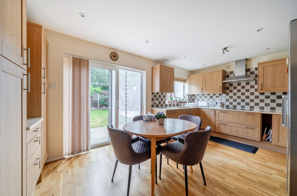 Property photo 3 of 12 Kitchen