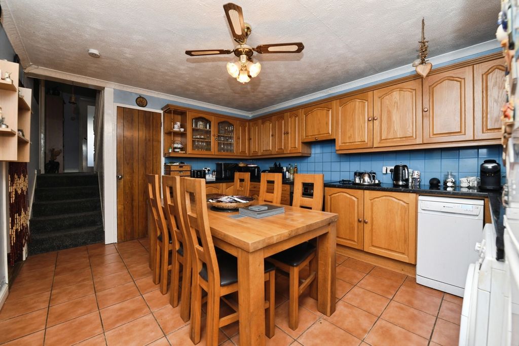 Property photo 3 of 19 Pbox-Img.Jpg