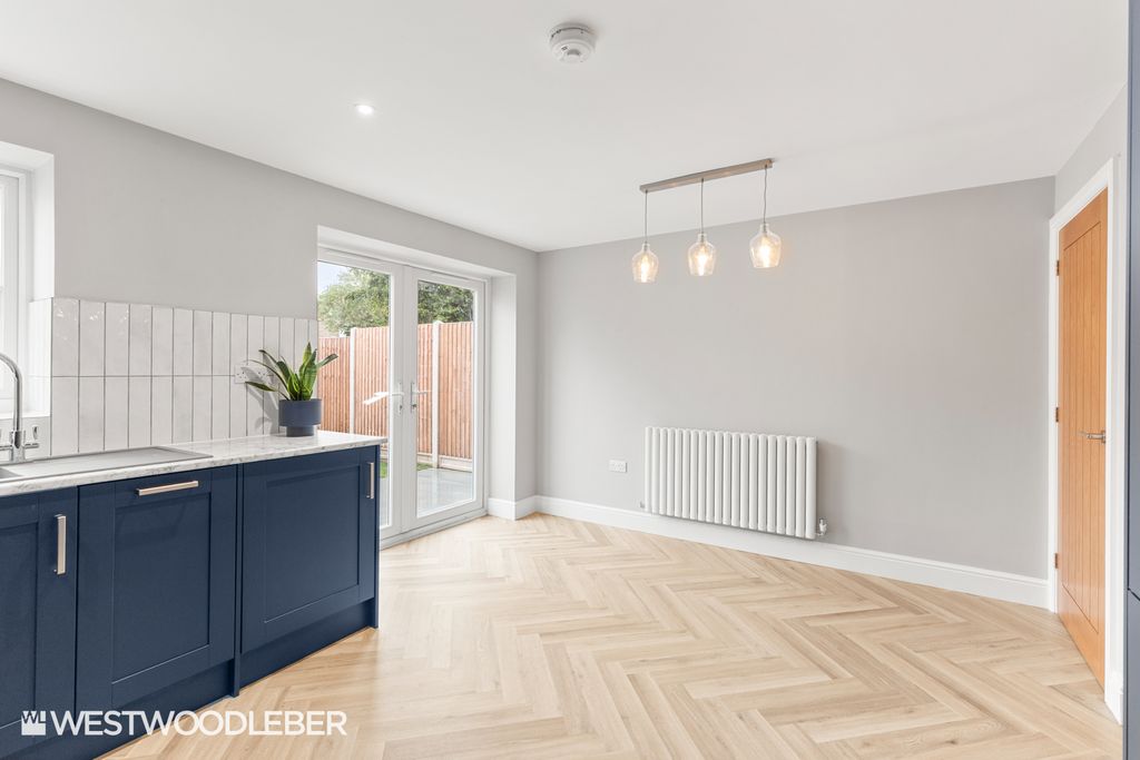 Property photo 3 of 23