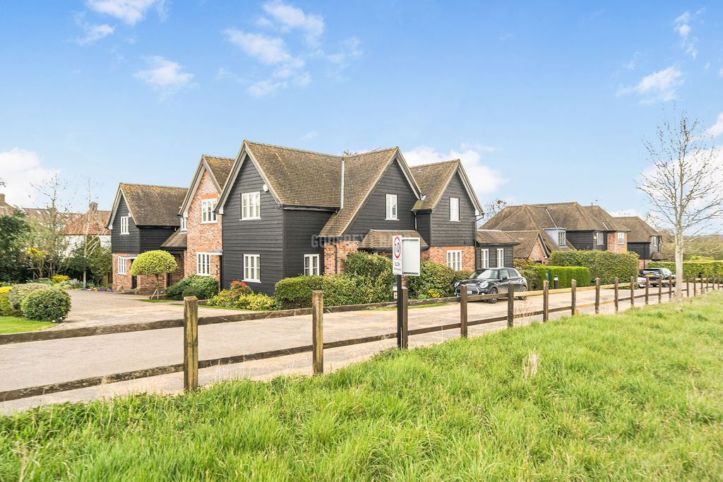 Property photo 2 of 25