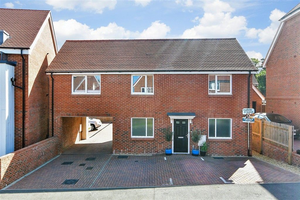 Property photo 1 of 7 External (Web