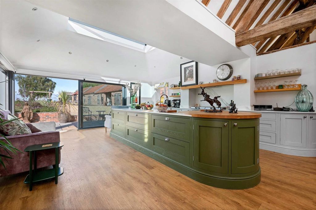 Property photo 3 of 46 Yew Tree Web Ph-60.Jpg