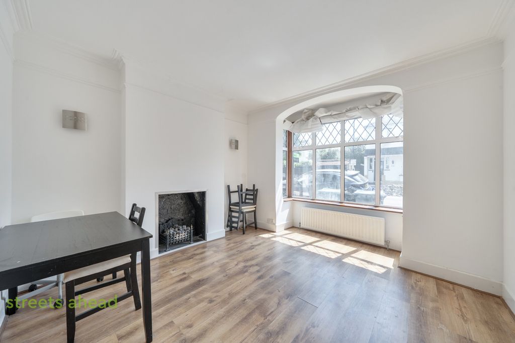 Property photo 2 of 22 6E03B61B-4c2B-43A...