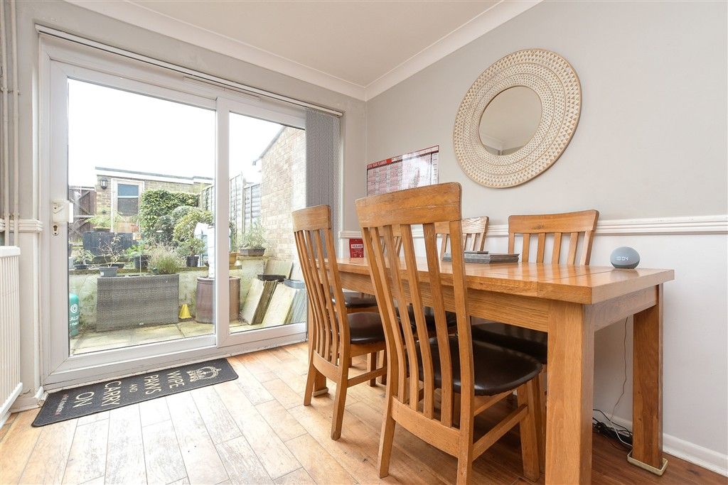 Property photo 3 of 10 Dining Area