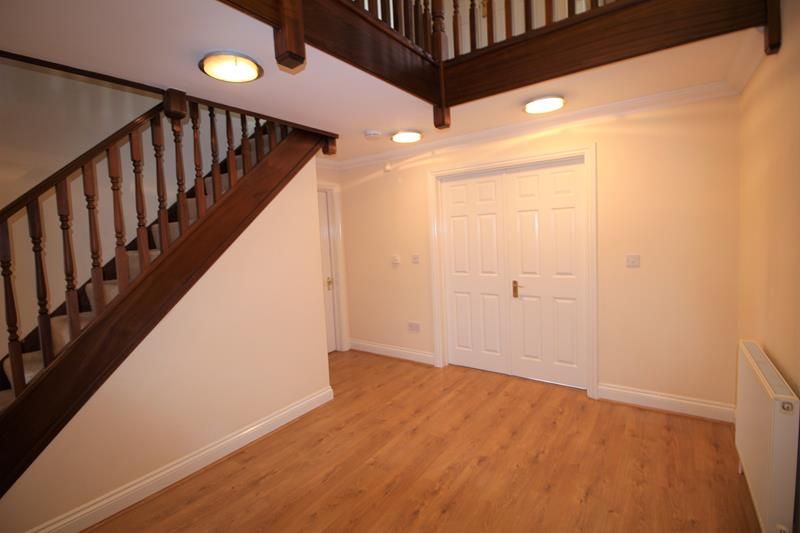 Property photo 2 of 18 Hallway