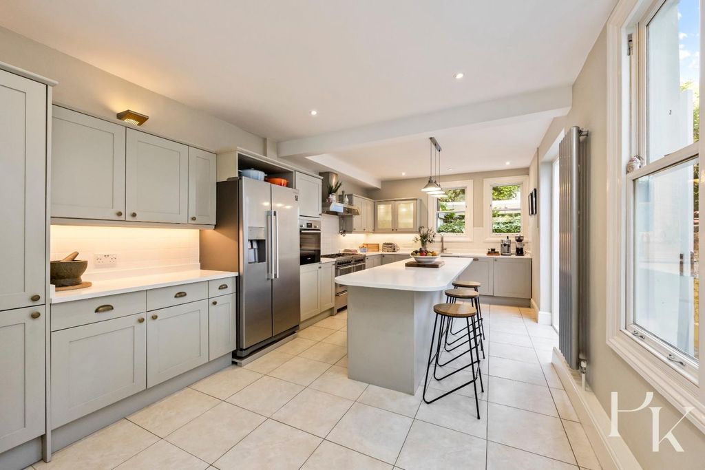 Property photo 2 of 36 Beaconsfield Villas, 72-032.Jpg