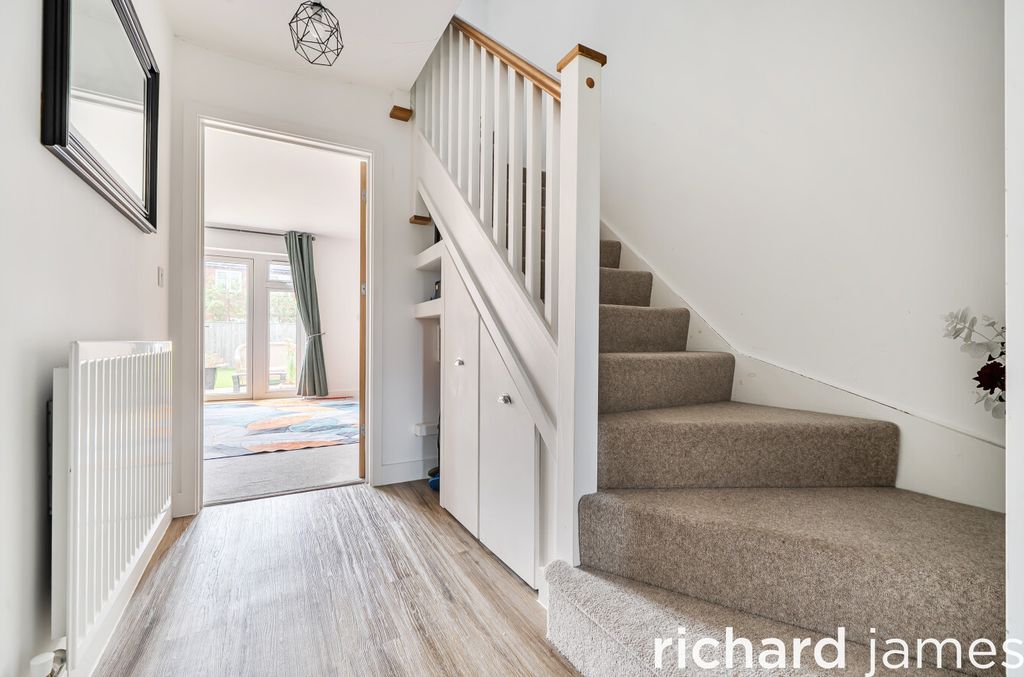 Property photo 2 of 12 6B5Fbccfda824E69Acb7B9c685A0Deda