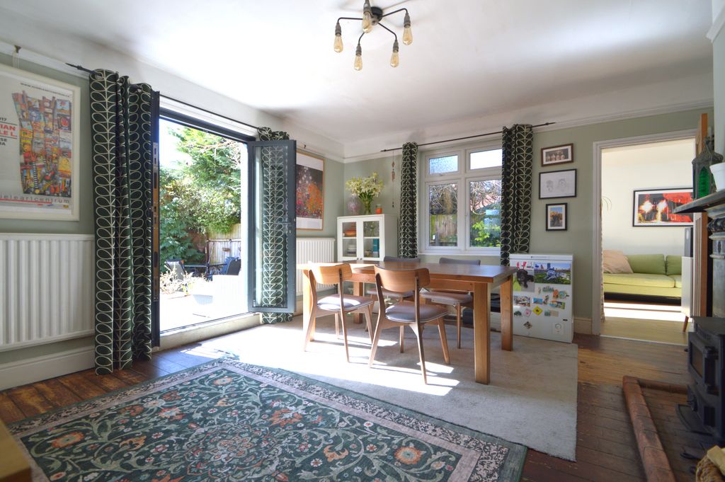 Property photo 2 of 22