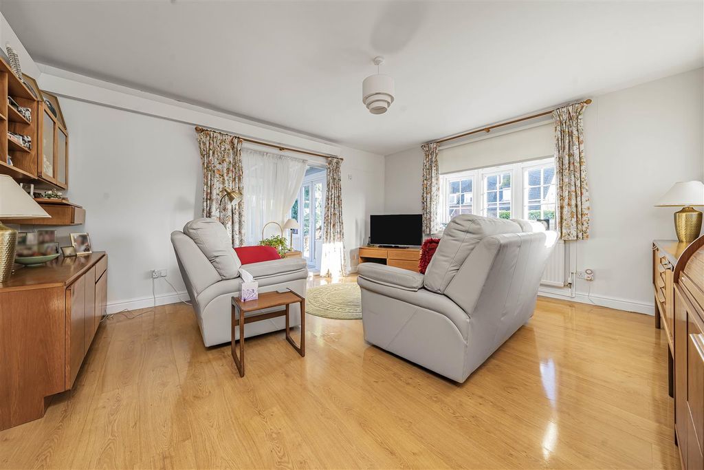 Property photo 3 of 16 Photo Dec 19 2025, 12 11 18 Pm.Jpg