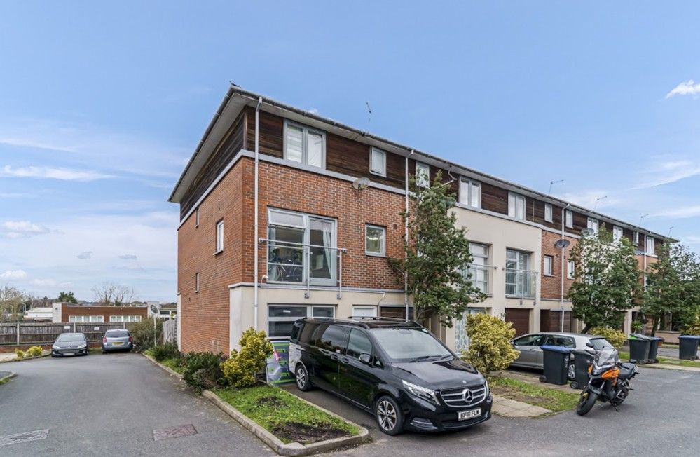 Property photo 1 of 4