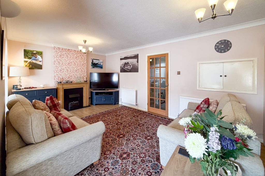 Property photo 2 of 13 4989365