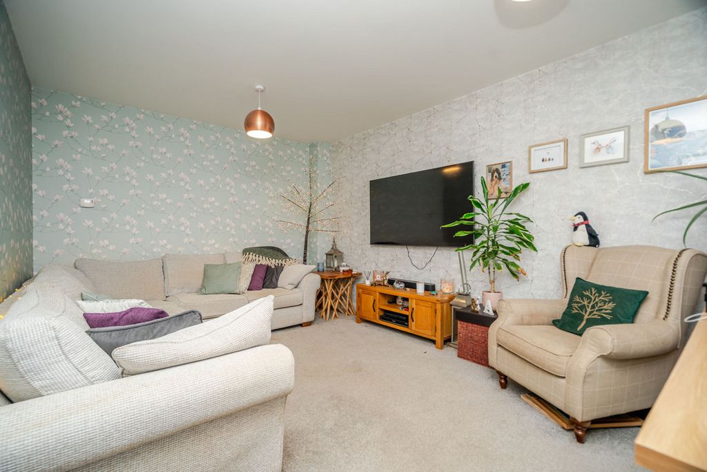 Property photo 3 of 22