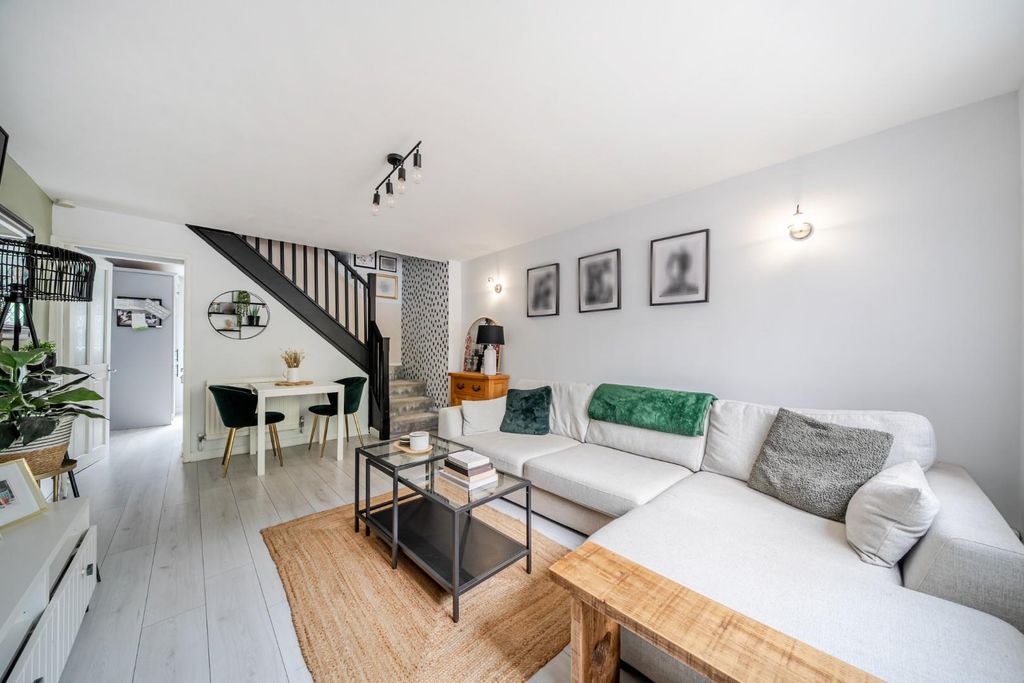 Property photo 3 of 15 1509341-12-1A00F9Ddb1B87.Jpg