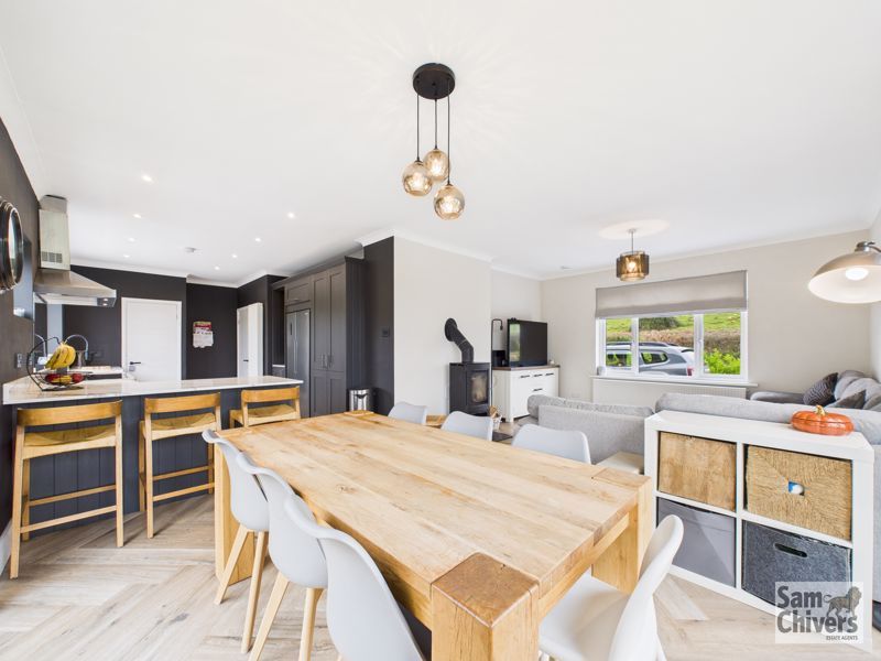 Property photo 3 of 29 Photo 25