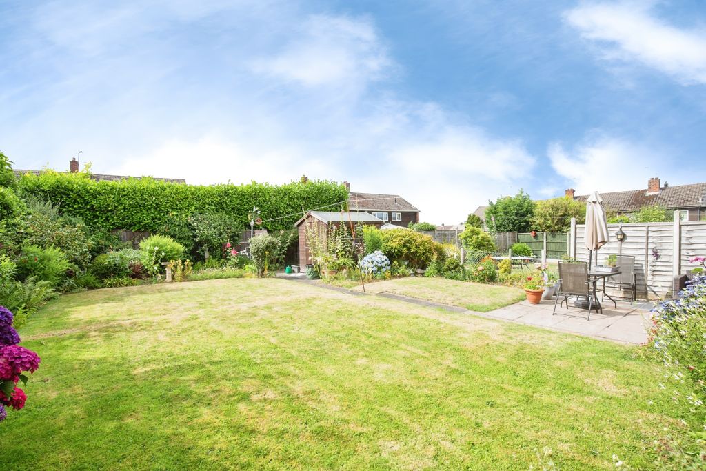 Property photo 2 of 28 c2ce0732-Mw26-872
