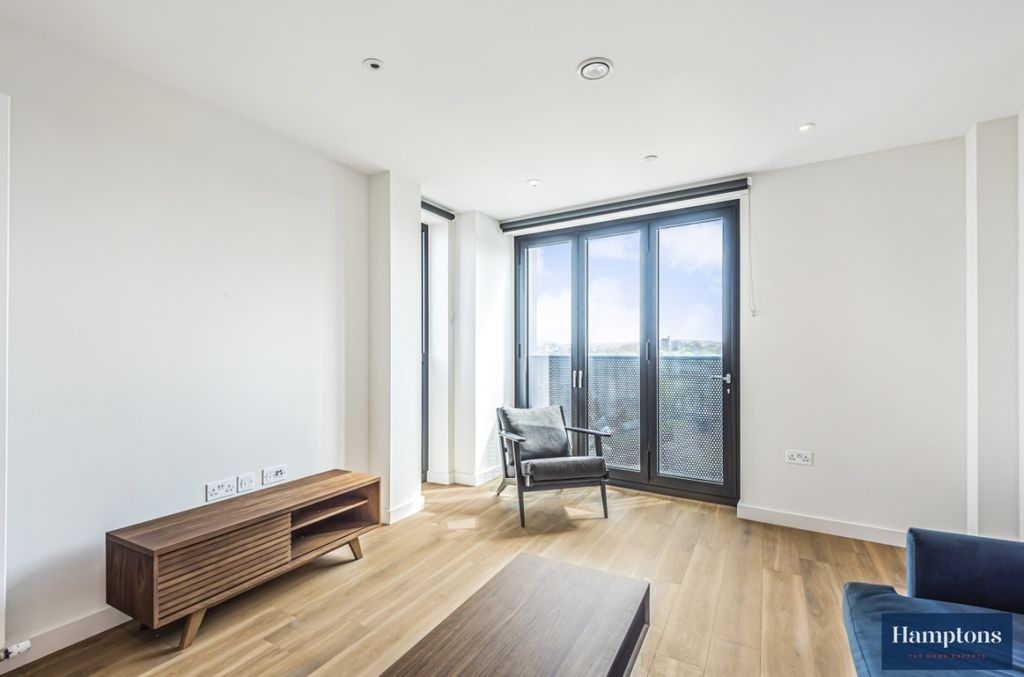 Property photo 3 of 14 1004A (3)