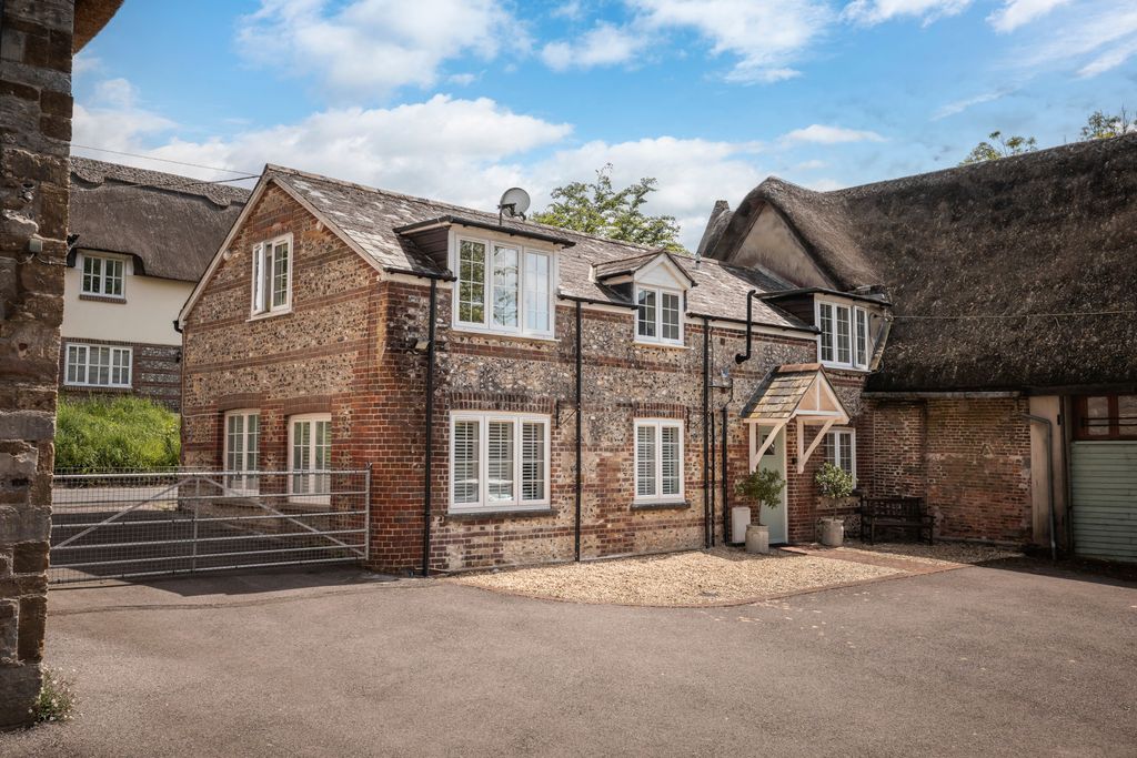 Property photo 2 of 22 The Cottage