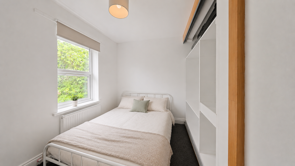 Property photo 1 of 12 Bed 1