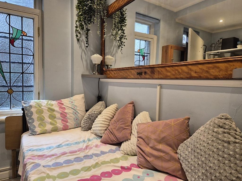 Property photo 2 of 6