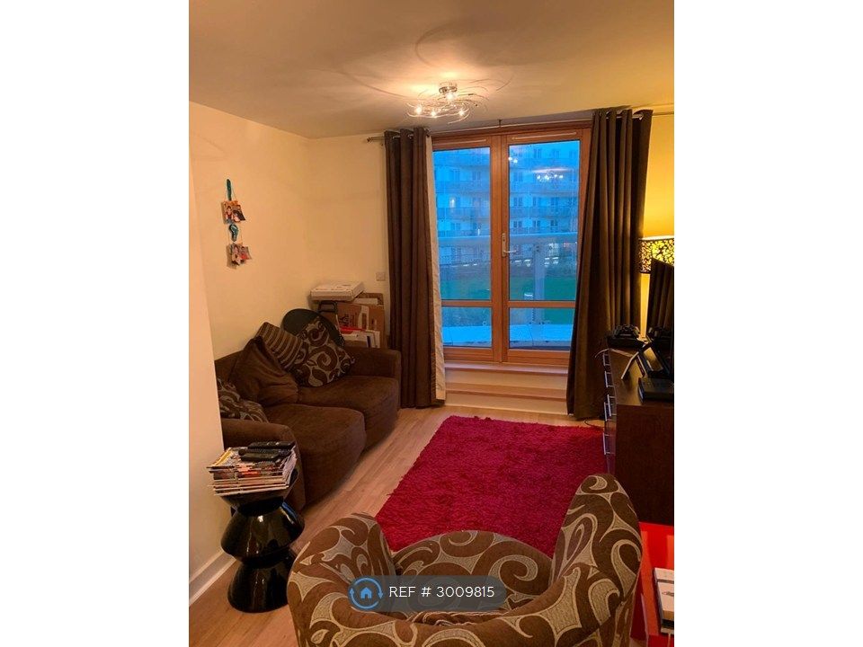 Property photo 1 of 16 Living Room View 1
