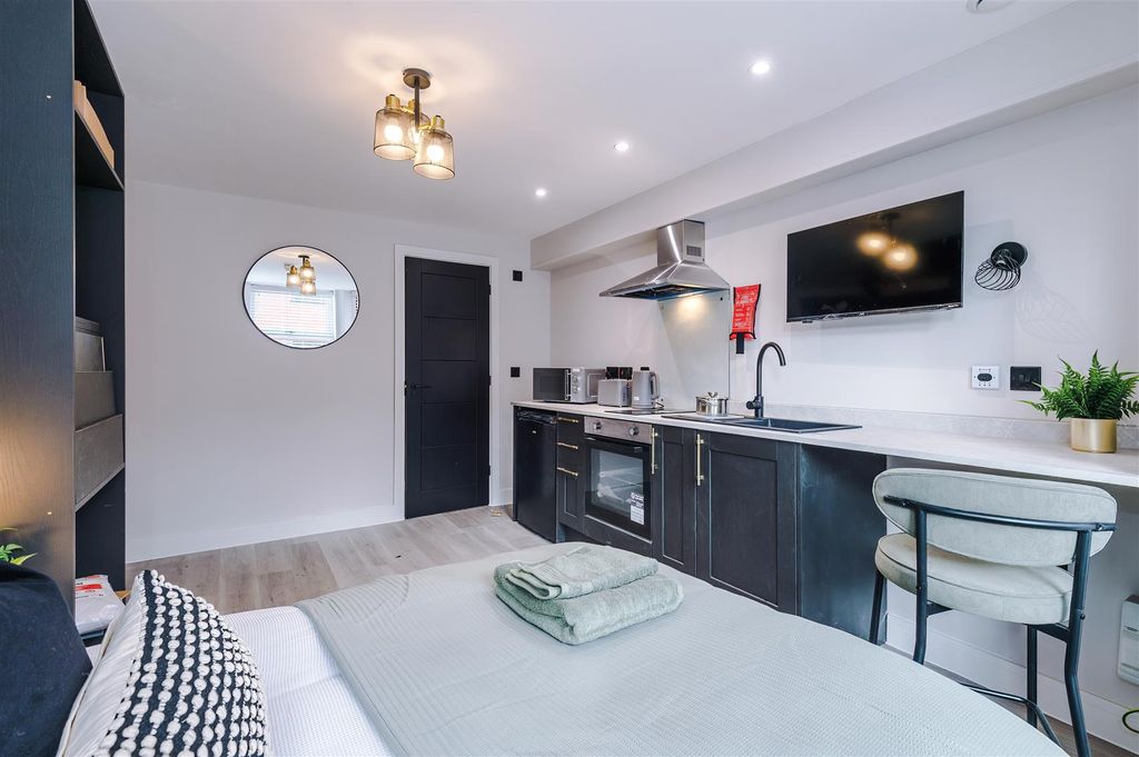 Property photo 3 of 22 68Willisstreet-Livingspacesnw-101.Jpg