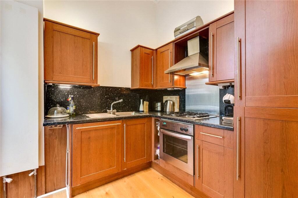 Property photo 2 of 7 Kitchen