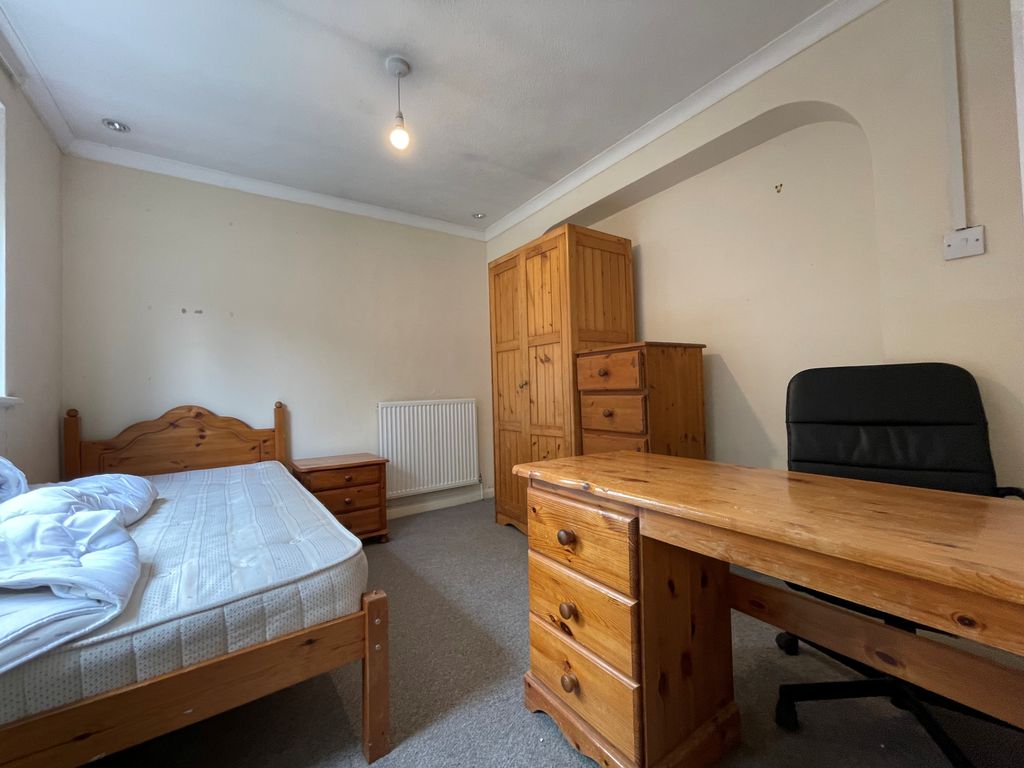 Property photo 2 of 5 2