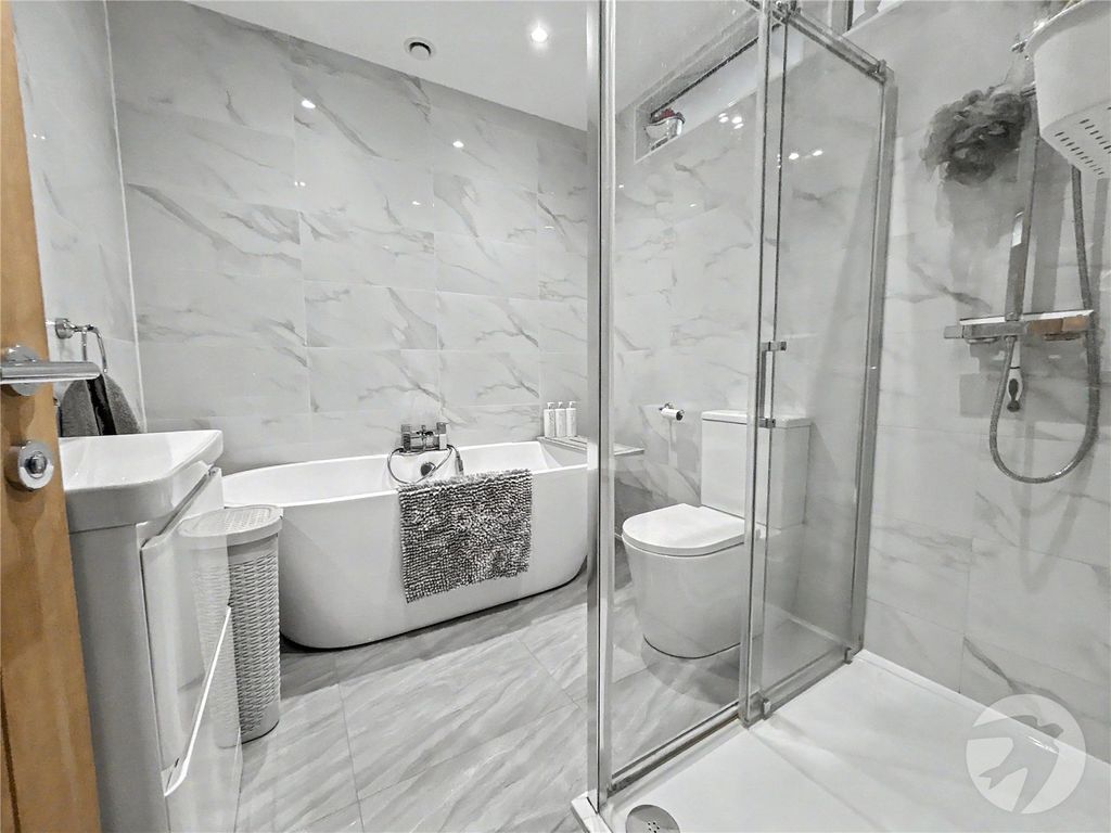Property photo 2 of 20 Picture No. 19