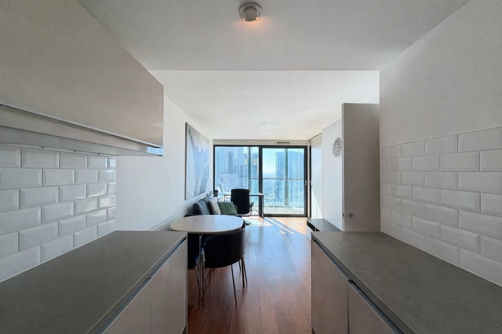 Property photo 3 of 15 59Eb0325-5ba7-41cd-89E4-1B7711Db1De2