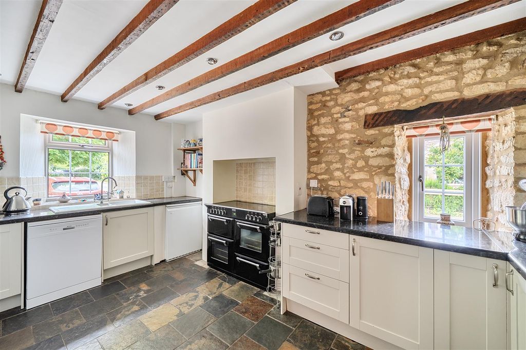 Property photo 2 of 18 Kitchen