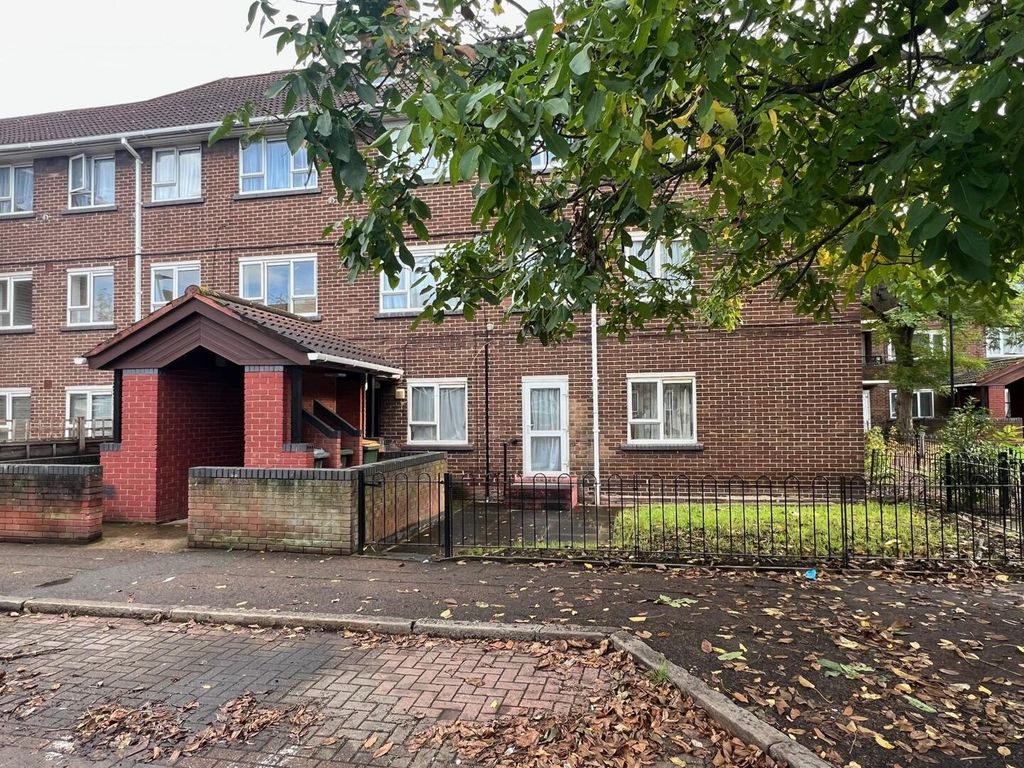 Property photo 1 of 8 Front (Exterior)