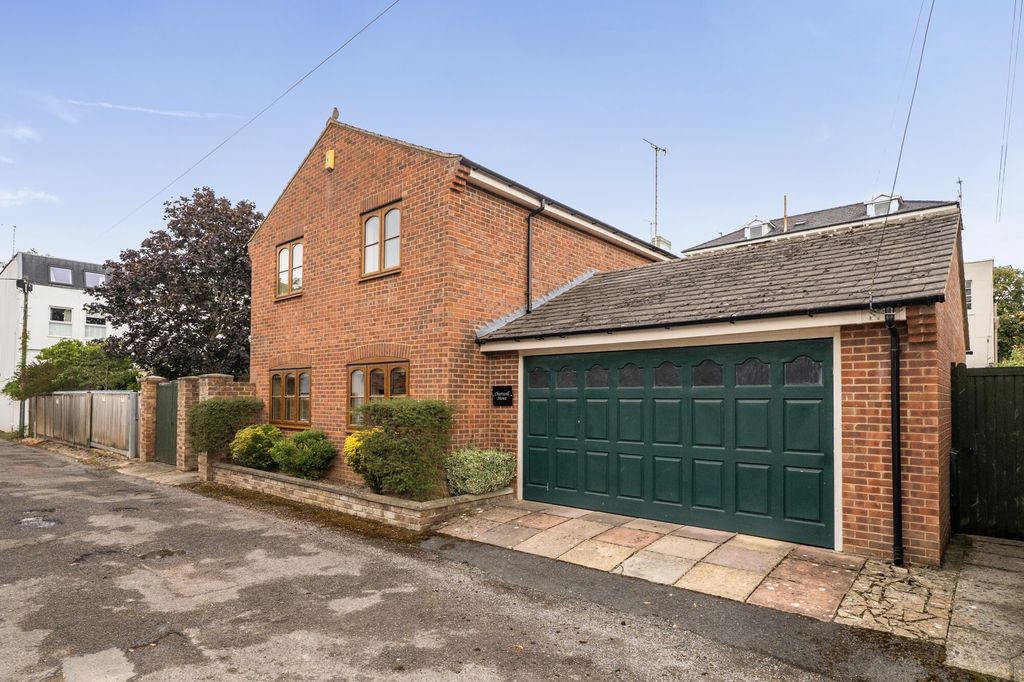 Property photo 1 of 18