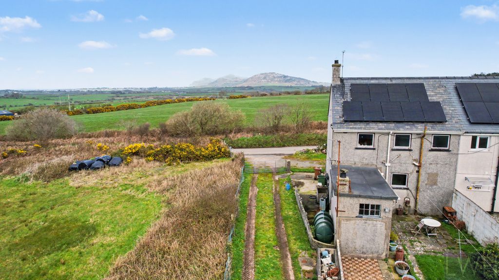 Property photo 2 of 18 Views