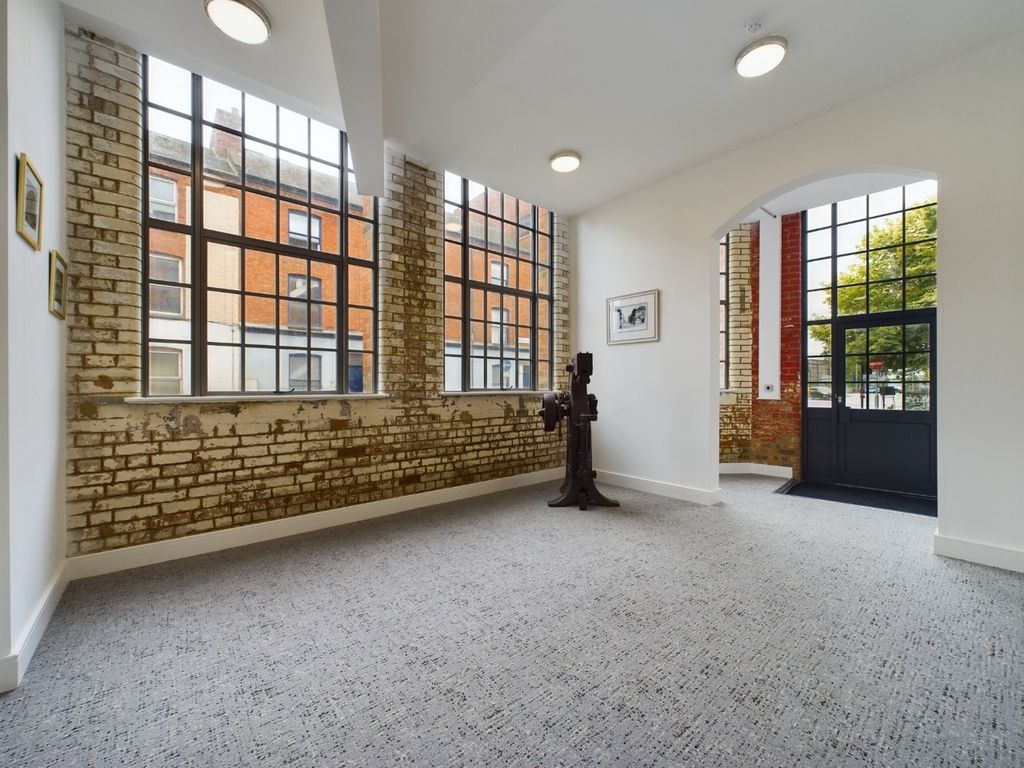 Property photo 2 of 13 Media Image 01