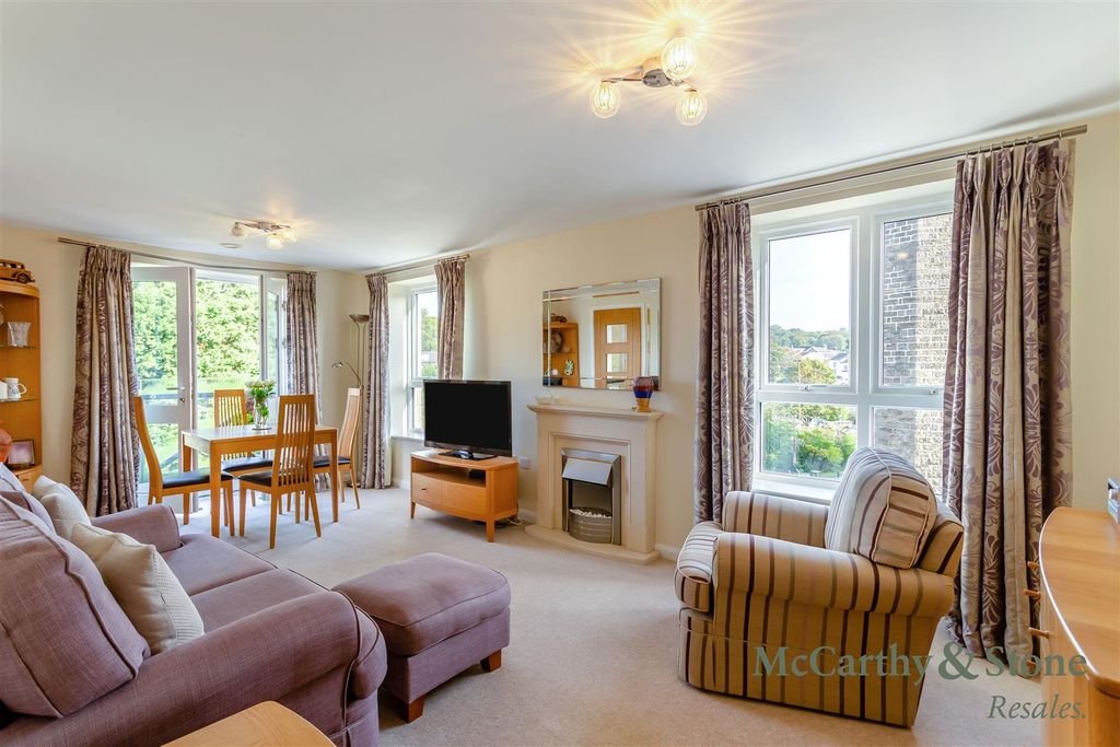 Property photo 2 of 20 8706131-Interior01.Jpg