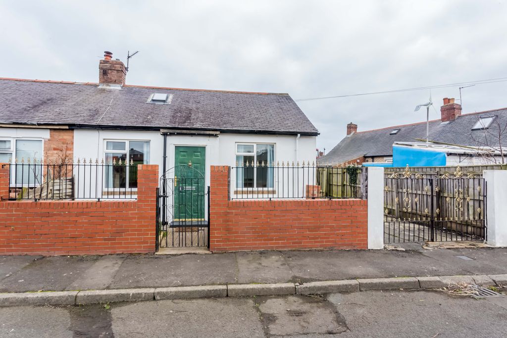 Property photo 1 of 20