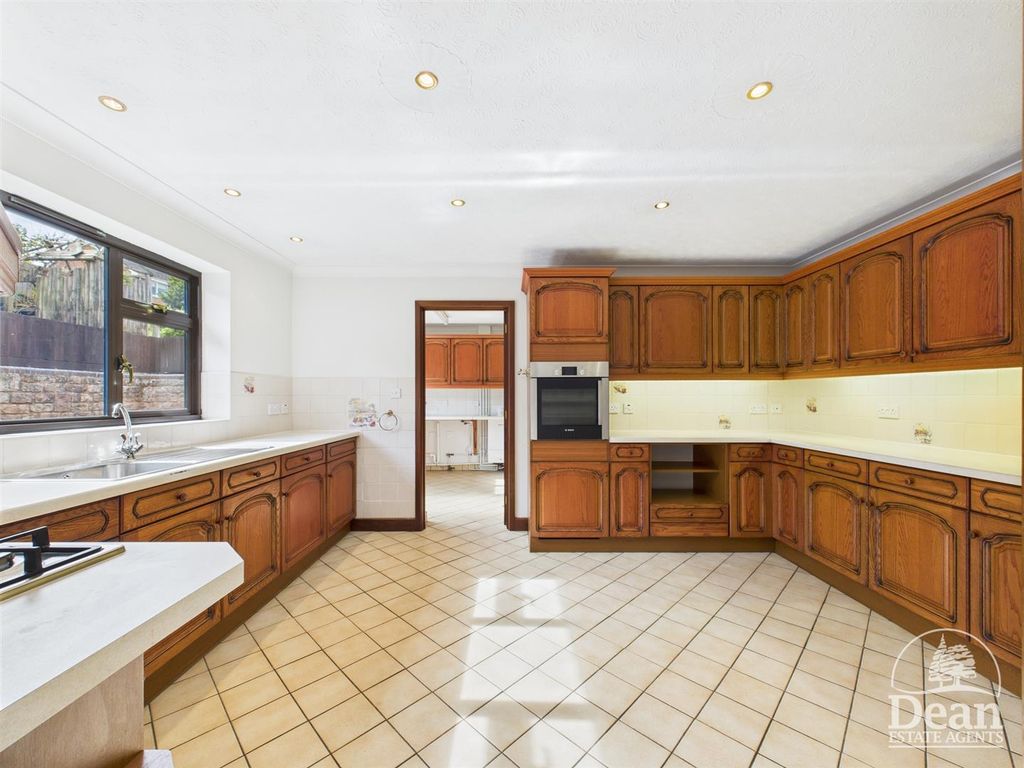 Property photo 3 of 18