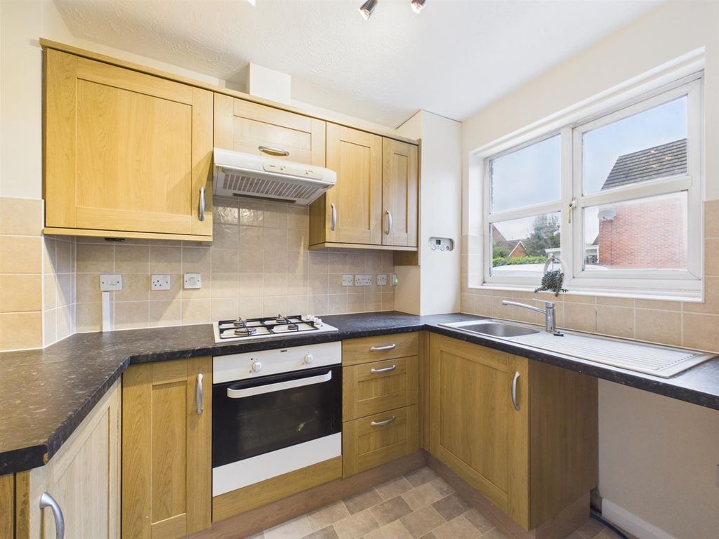 Property photo 3 of 7 Kitchen.Jpg