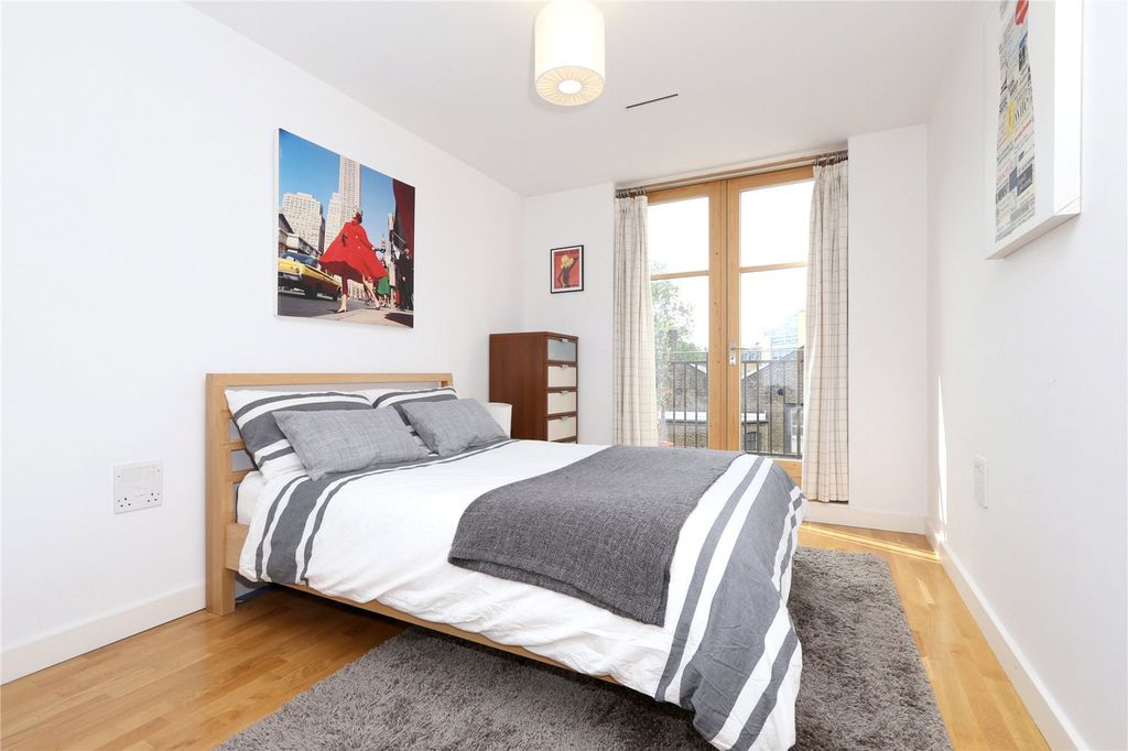 Property photo 3 of 9 Bedroom