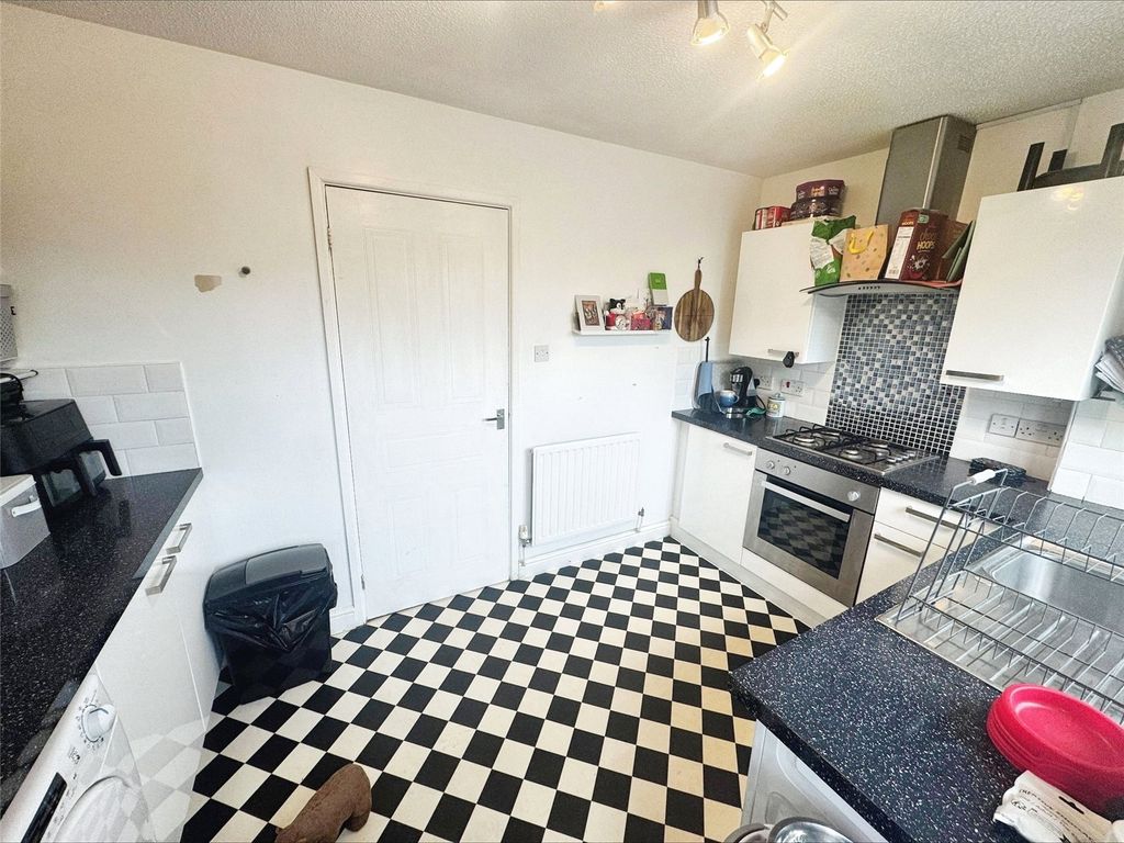 Property photo 3 of 13 Kitchen