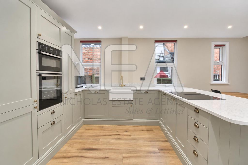 Property photo 2 of 17 Kitchen