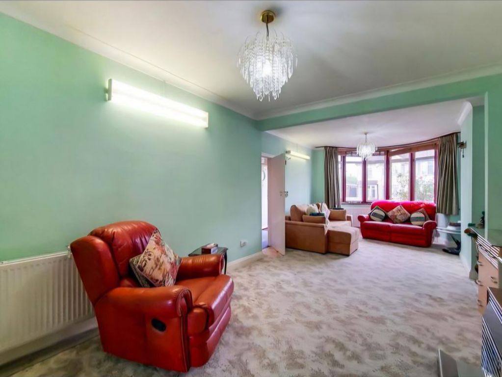 Property photo 3 of 6 Gallery