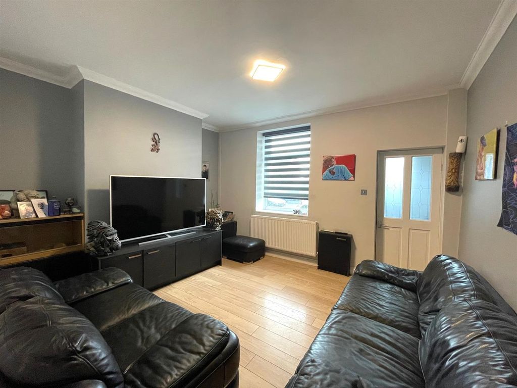 Property photo 3 of 19 B2 .Jpg