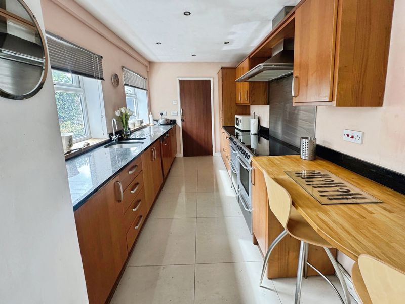 Property photo 3 of 11 Photo 8