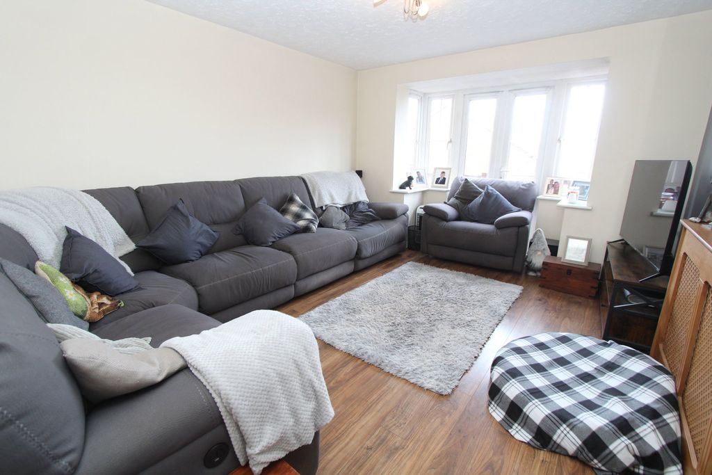 Property photo 2 of 18