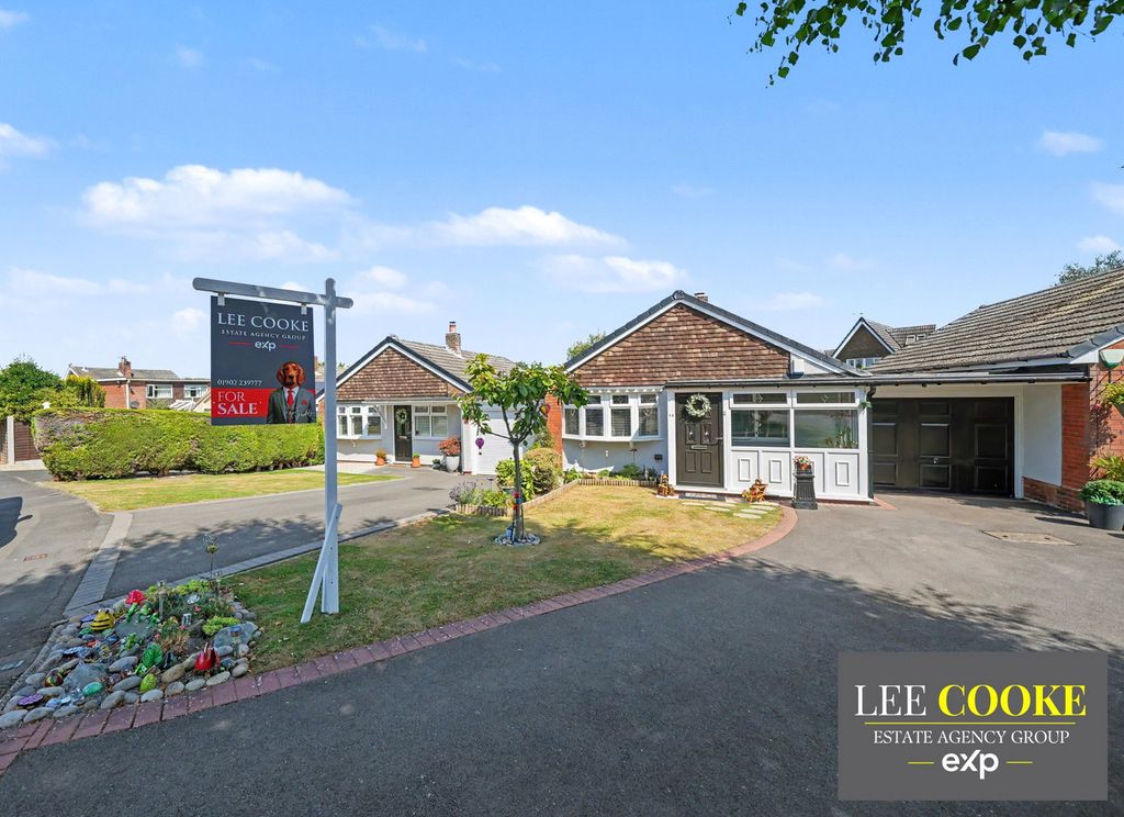 Property photo 1 of 41