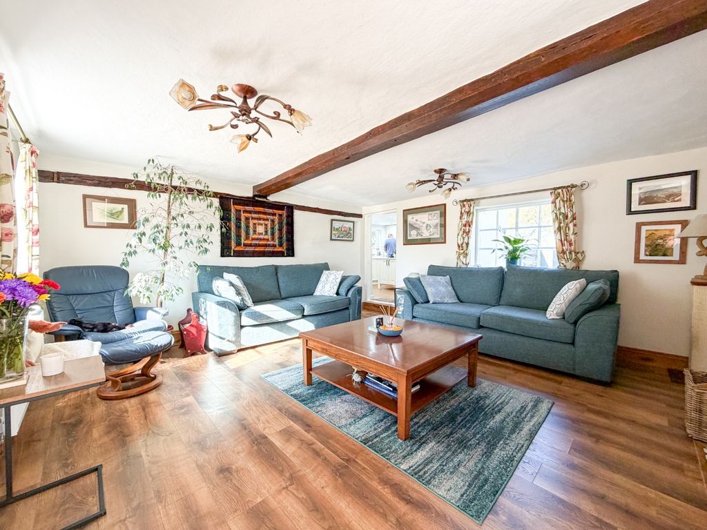 Property photo 2 of 39 4936576