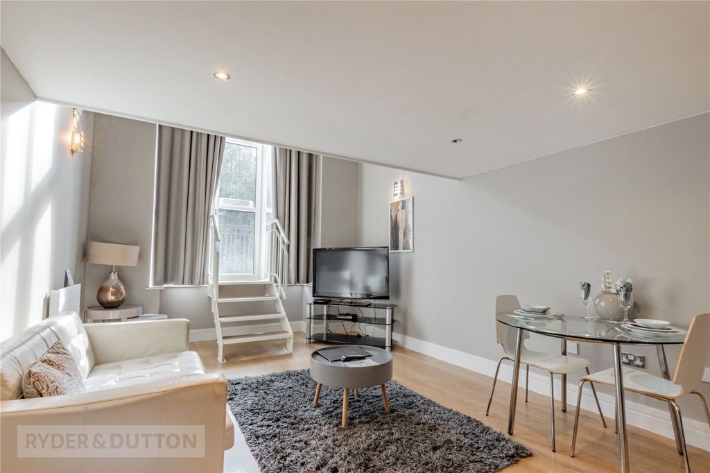 Property photo 2 of 16 Living Room