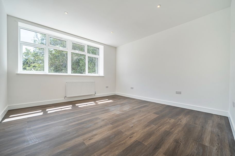 Property photo 3 of 16 11
